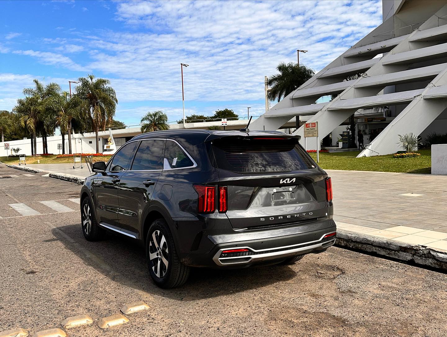 Alquila la ALL NEW KIA SORENTO 2024