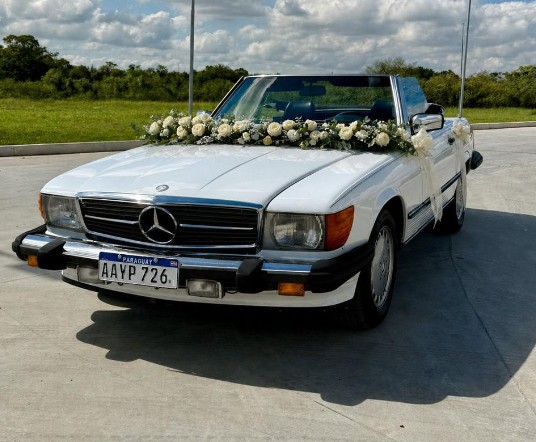 Alquiler de Mercedes Descapotable Clásico Blanco para Bodas en Paraguay